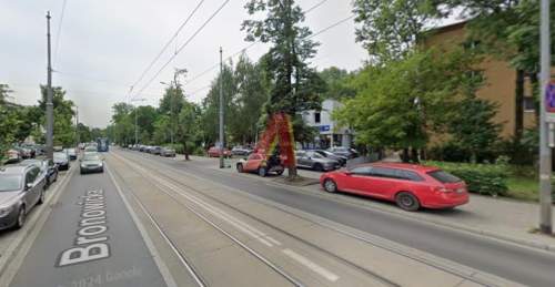 Lokal na wysokim parterze, widoczny z ulicy .