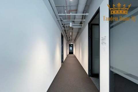 Na wynajem 630m2 z podziałem gabinetowym na Włochach