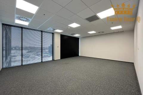 Na wynajem 630m2 z podziałem gabinetowym na Włochach