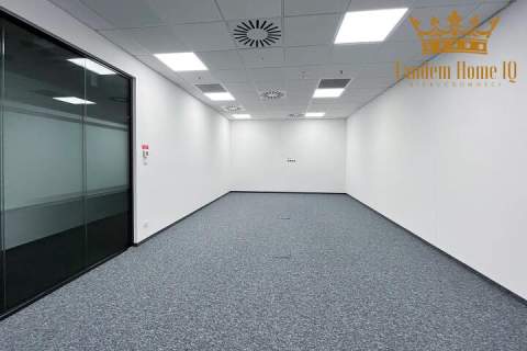 Na wynajem 630m2 z podziałem gabinetowym na Włochach