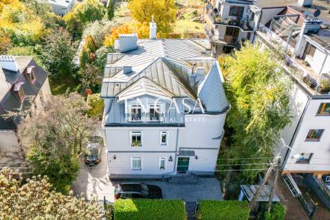Elegancki apartament w historycznej wilii