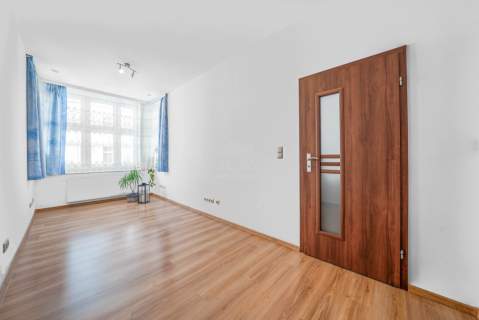 3 pokoje/Balkon/3 piwnice/Ciche/Do wprawdzenia