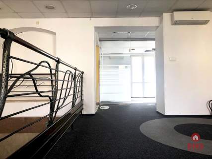 Ścisłe centrum 300 m2 parter plus piętro