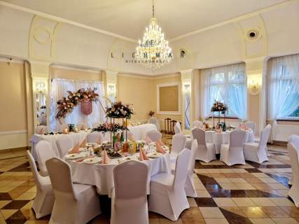 Obiekt hotelowy z salami bankietowy i SPA