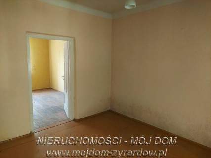 Parterowy dom z dużą działką w okolicy Puszczy Mariańskiej.