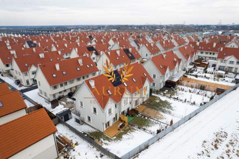 Piękny dom w zabudowie szeregowej