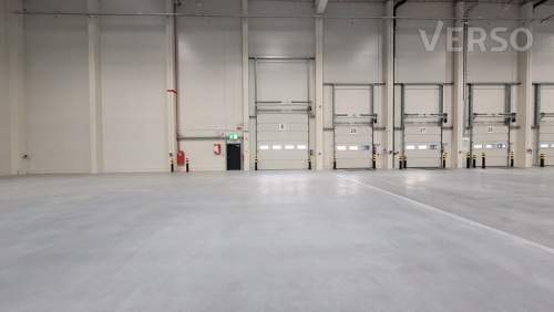 Magazyn/lekka produkcja 4900 sqm. biura 300 mkw.