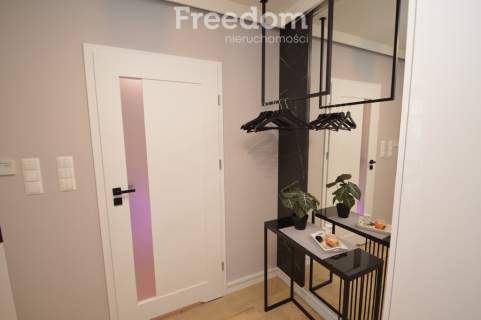 Nowy apartament z balkonem.