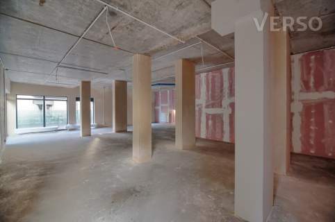 Narożny lokal 137,18 m2 oddany do użytku