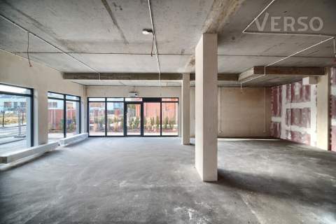 Narożny lokal z witrynami 126,5m2