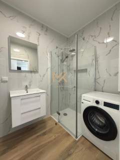 Apartament z ogrodem/ miejsce postojowe/ NOWE