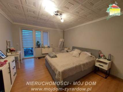 Dom piętrowy w dobrej lokalizacji.