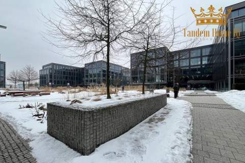 Na wynajem 630m2 z podziałem gabinetowym na Włochach