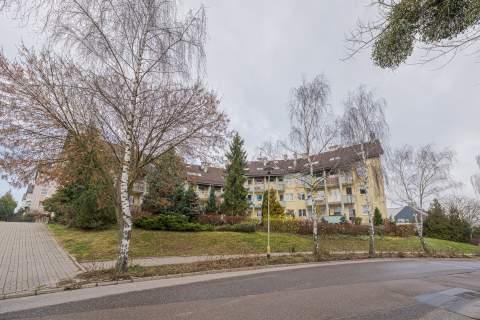 Jasne 3pokoje z loggią 1p. /59,6m i piwnica /bez pośrednika