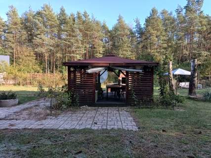 Piękna działka budowlana z domkiem