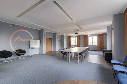biuro / sala konferencyjna 35zł m2 z mediami