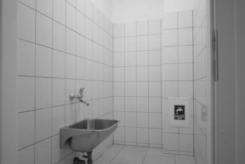 Lokal w centrum b. dużego osiedla mieszkaniowego.