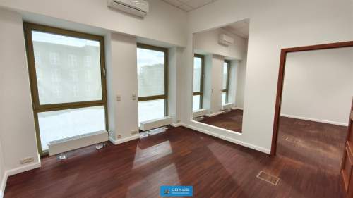 Biuro 77 m2, 2 pokoje, parking, klimatyzacja