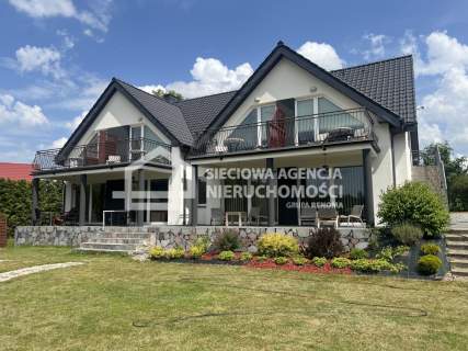Wyjątkowa nieruchomość nad jeziorem Sitno.