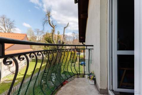 Nowoczesny apartament w budynku czterolokalowym