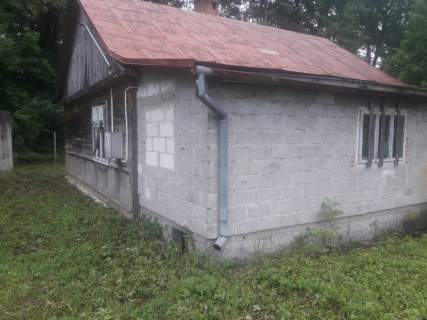 Dwa Domy Siedlisko 6,5 H w jednym kawałku w wnęce w lesie