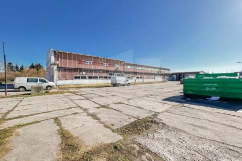 Hala o powierzchni 3000m2 w Cedrach Wielkich