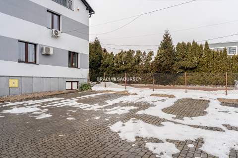 Przestronny lokal usługowy 270 m   Zakopiańska