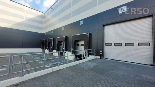 Magazyn/lekka produkcja 4900 sqm. biura 300 mkw.