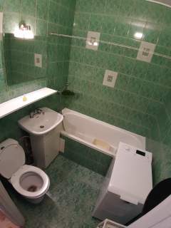 Sprzedam 33m2,balkon, tuz przy metro Stoklosy. BEZPOSREDNIO