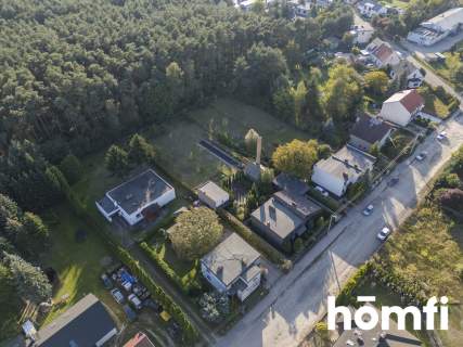 Dom wolnostojący na dużej działce, tuż pod lasem 