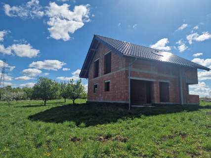 Nowy dom w Częstochowie / dom piętrowy 174m2