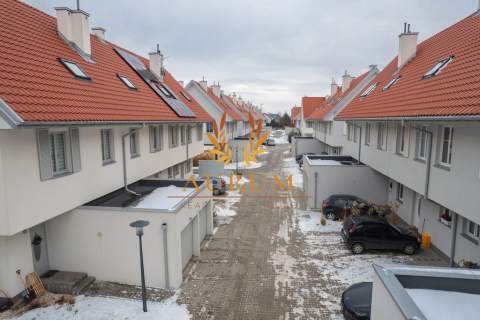 Piękny dom w zabudowie szeregowej