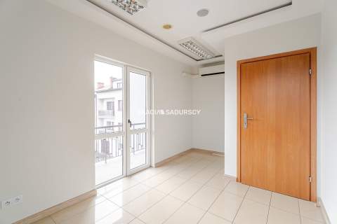 Przestronny lokal usługowy 270 m   Zakopiańska