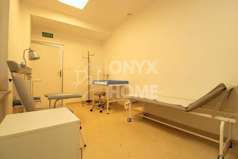 Lokal w centrum Gdyni, duże zaplecze/piwnica 188m2