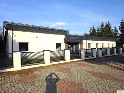 Atrakcyjny budynek usług-produk. 900 m2 - działka 42 ary w Łukowie