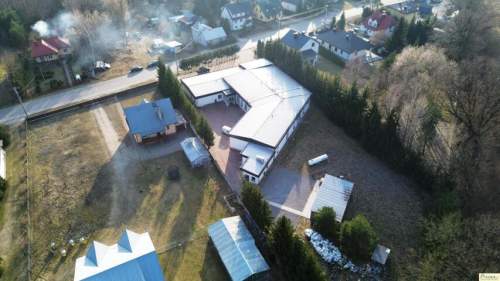 Atrakcyjny budynek usług-produk. 900 m2 - działka 42 ary w Łukowie