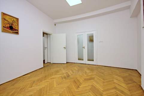 Mieszkanie, Biuro lub Kancelaria w kamienicy ul. Tamka 5