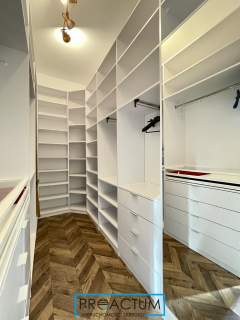 Mieszkanie w zabytkowej kamienicy-winda-balkon
