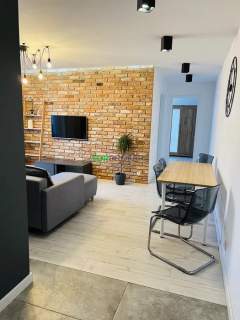 Salon z aneksem i 3 sypialnie, super dojazd