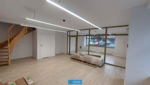 Lokal handlowy usługowy biurowy 166 m2 parking