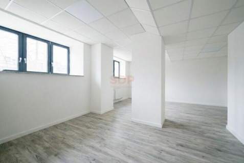 Duży lokal usługowy Przy Bulwarze 165m2 