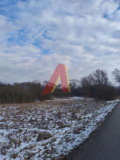 Cicha działka w otoczeniu nowej zabudowy