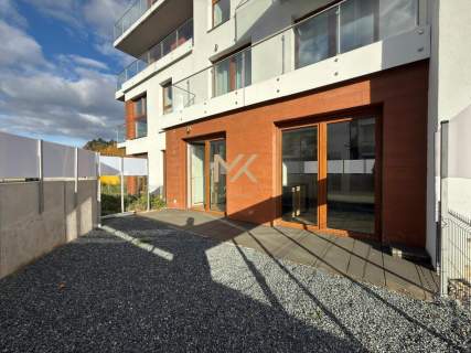 Apartament z ogrodem/ miejsce postojowe/ NOWE