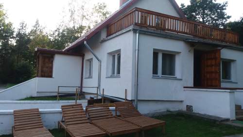 Posiadłość nad jeziorem na skraju lasu w pierwszej linii brzegowej