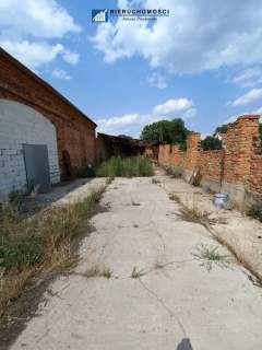 Dom wolnostojący 250m2 Działka 34ar Budynki