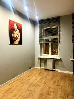 Przestronne, puste mieszkanie 82 m w centrum kamienica