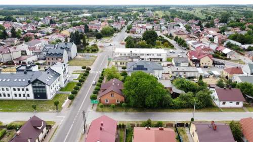 Działka z budynkami centrum handel-usługi Frampol