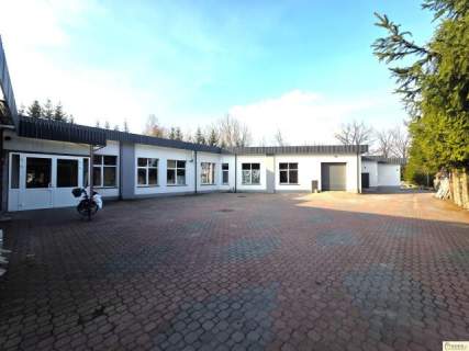 Atrakcyjny budynek usług-produk. 900 m2 - działka 42 ary w Łukowie