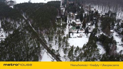 Działka budowlana 1000 m w otoczeniu lasu