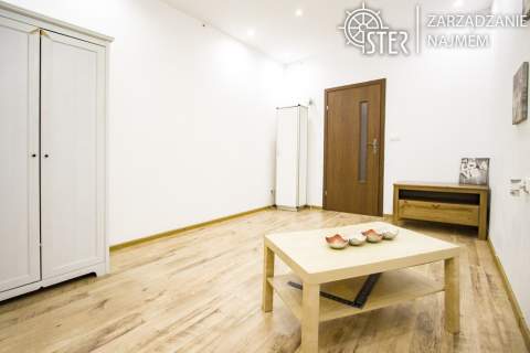 Śródmieście, 2 niezależne pokoje, balkon, od maja